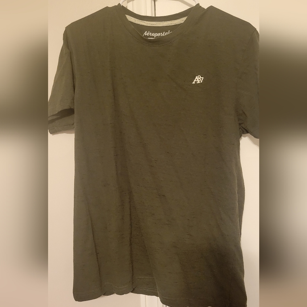 Aeropostale Youth Tshirt Large - Green